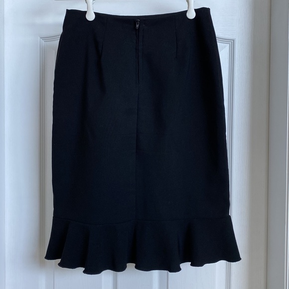 Black MIDI Skirt with conservative bottom ruffle - Picture 2 of 6